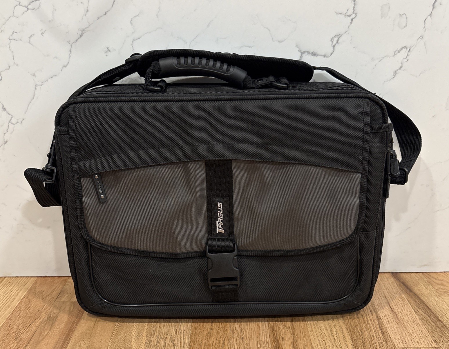 Targus Platinum Deluxe Laptop Computer Notebook Bag Case 17”CPT400-12