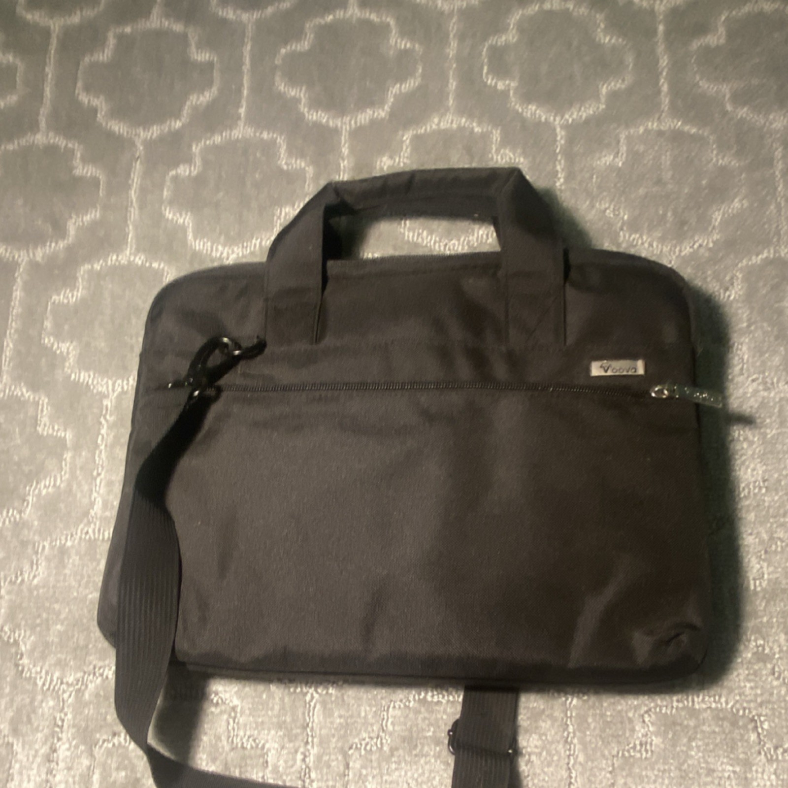 Voova Black Polyester Padded Shoulder Messenger Laptop Bag Solid Pattern