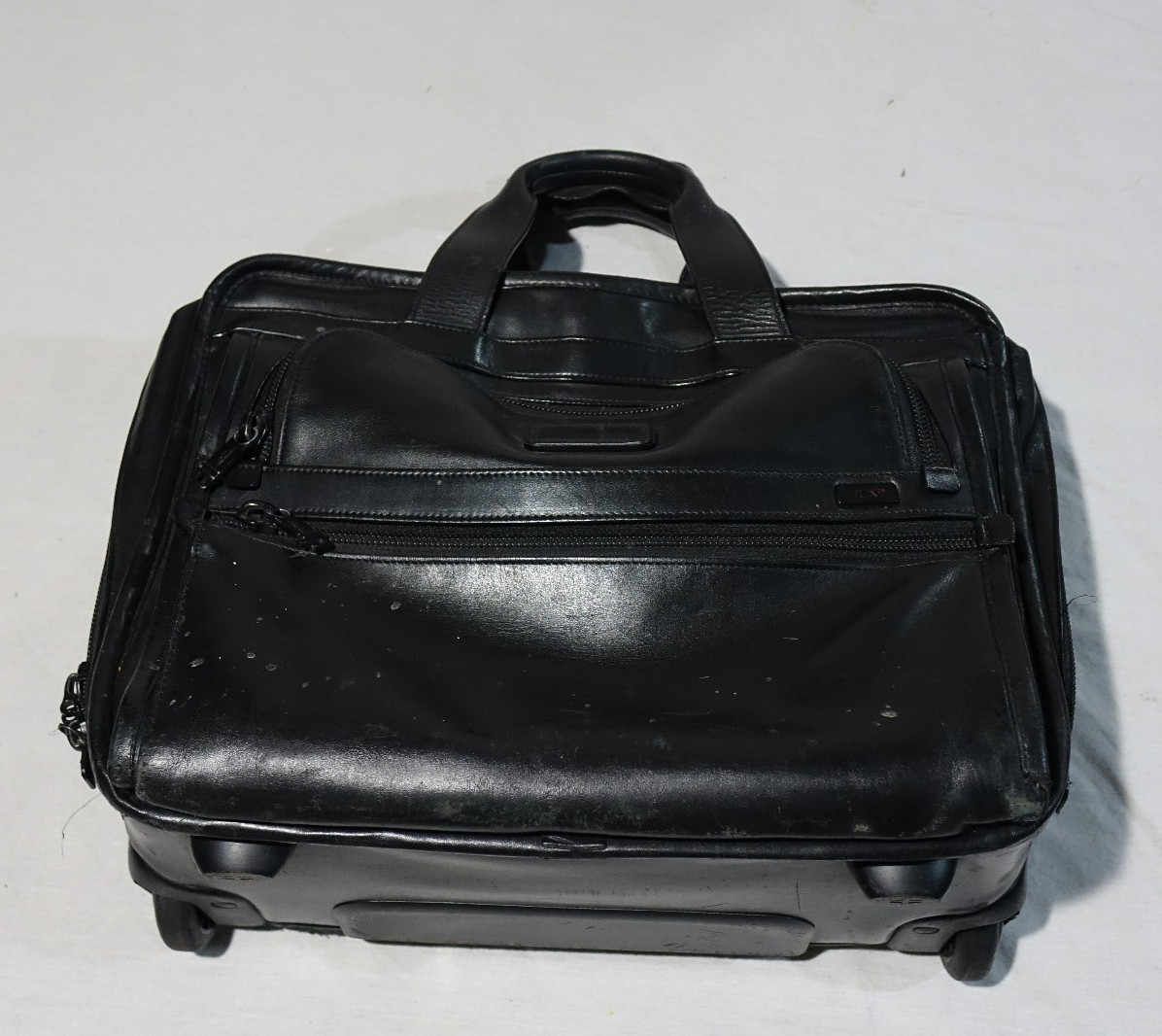 TUMI Alpha Napa Leather Wheeled 17" Compact Computer Brief ~ 96102 DH Black