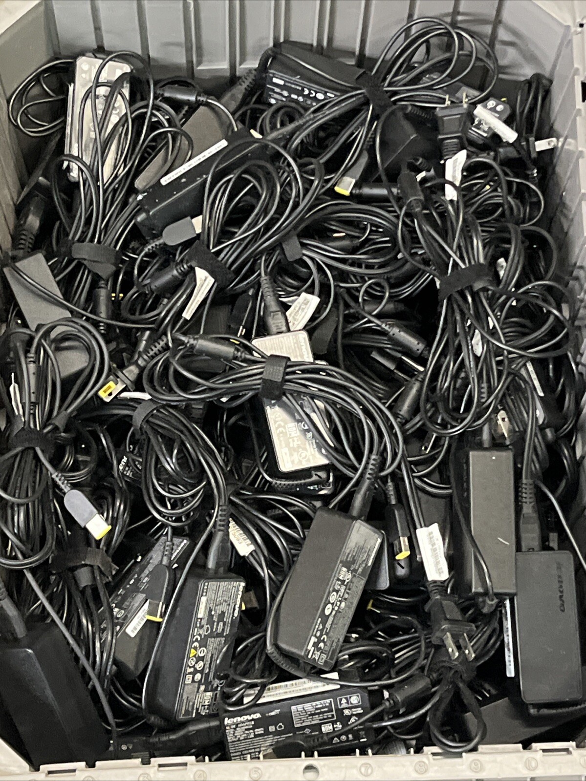LOT OF 95x Genuine LENOVO ADLX45NDL2A 45W Genuine AC Adapter / No Power Cord