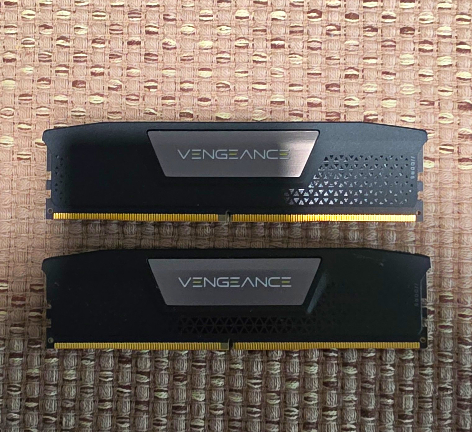 Corsair Vengeance DDR5 32GB (2x16GB) 6000MT/s 288-Pin DIMM CMK32GX5M2B6000C30