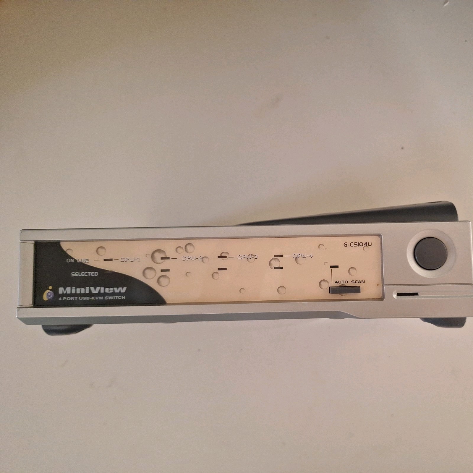 IOGEAR MiniView  G-CS104U 4-Port USB KVM Switch Box Beige 4 ft Cable GCS-24U