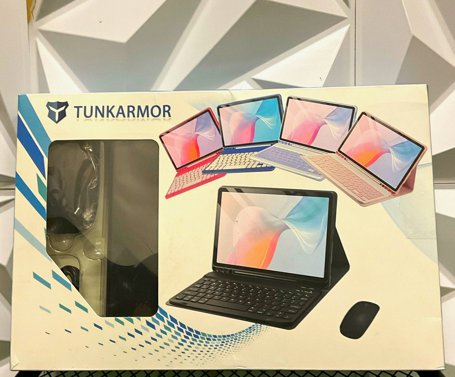 TUNKARMOR Bluetooth PU Leather Keyboard Folio Case + Mouse, Black 10in Universal