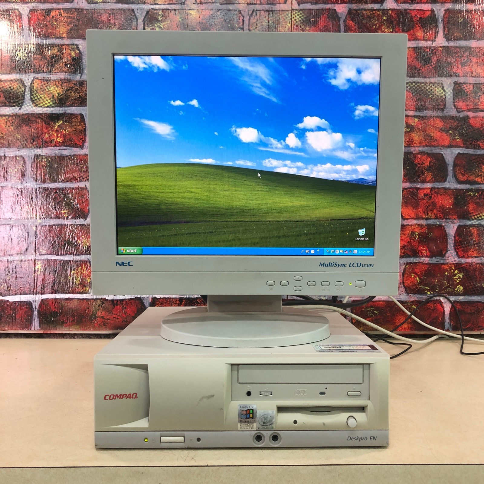 Compaq Deskpro SFF PC Retro Gaming Pentium III 996MHz 128MB RAM (Windows XP)