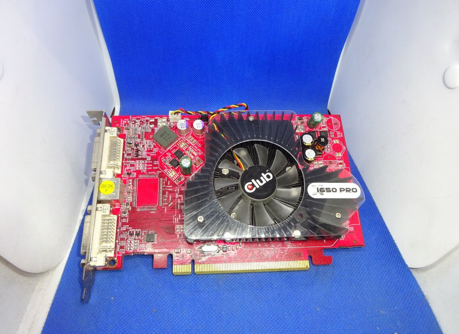 CLUB 3D AMD RADEON X1650 PRO 256MB DDR3 PCI-e GRAPHICS CARD 2xDVI S-VIDEO #GK7778