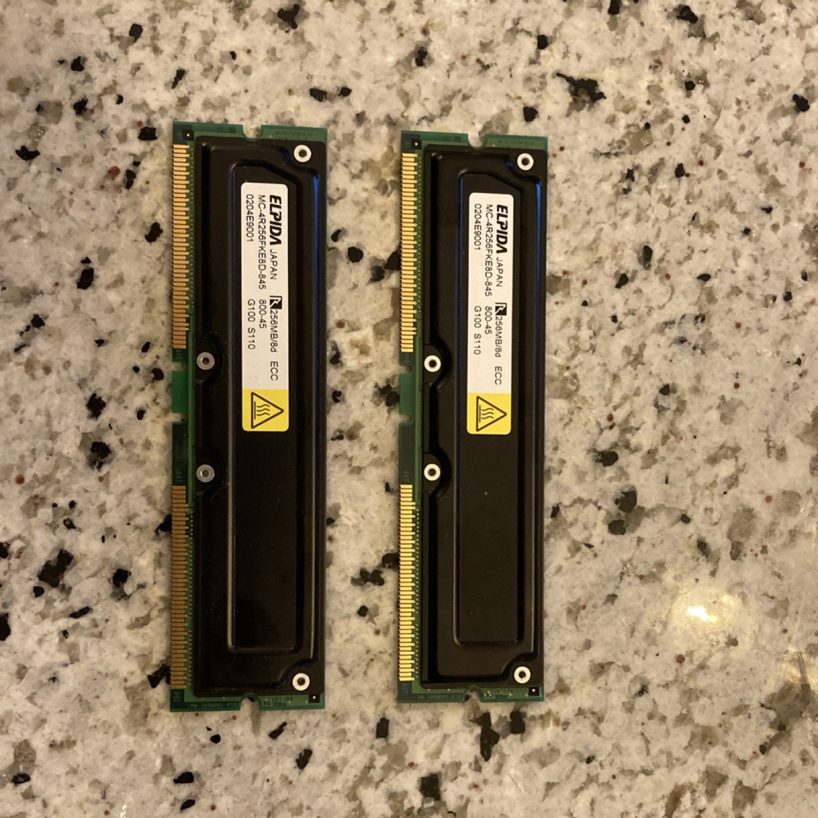 Elpida RDRAM PC800 ECC 256MB (2x128MB) 184-Pin RIMM MC4R128HHD45-60