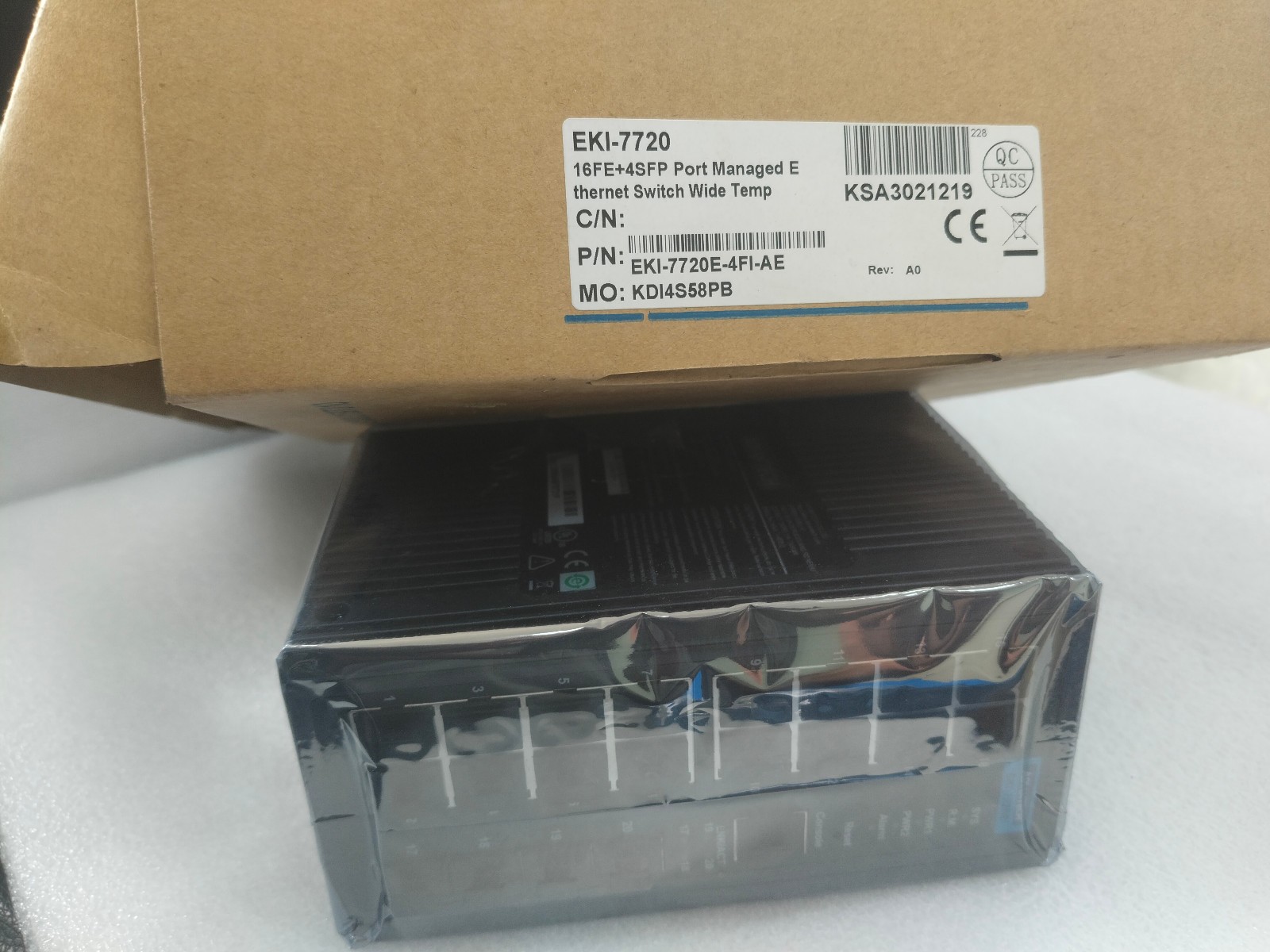 ADVANTECH EKI-7720E-4FI-AE Managed Ethernet Switch Rev A0 NEW *Fast Shipping*