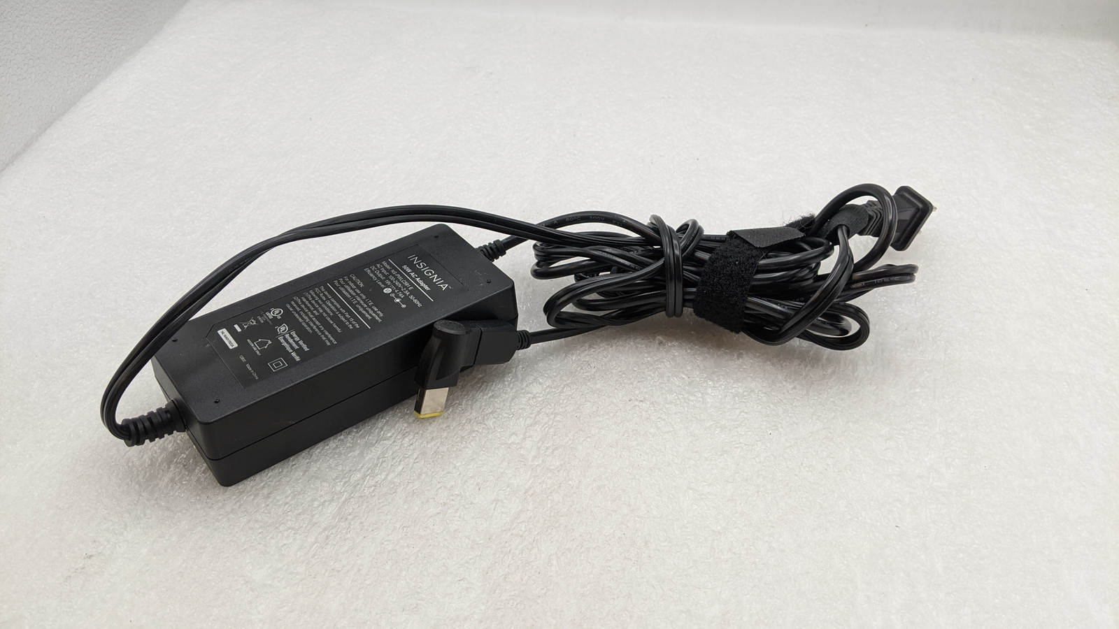 Insignia 90W Laptop AC & DC Universal Power Adapter NS-PWLC591 NS-PWLC591-E