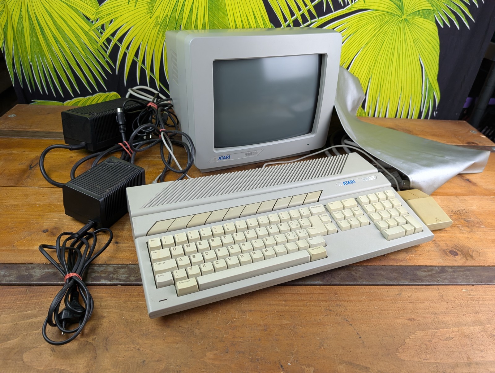 Atari 260ST & Monitor SM 124 Hard Drive Gaming Setup Computer Vintage Retro 80s