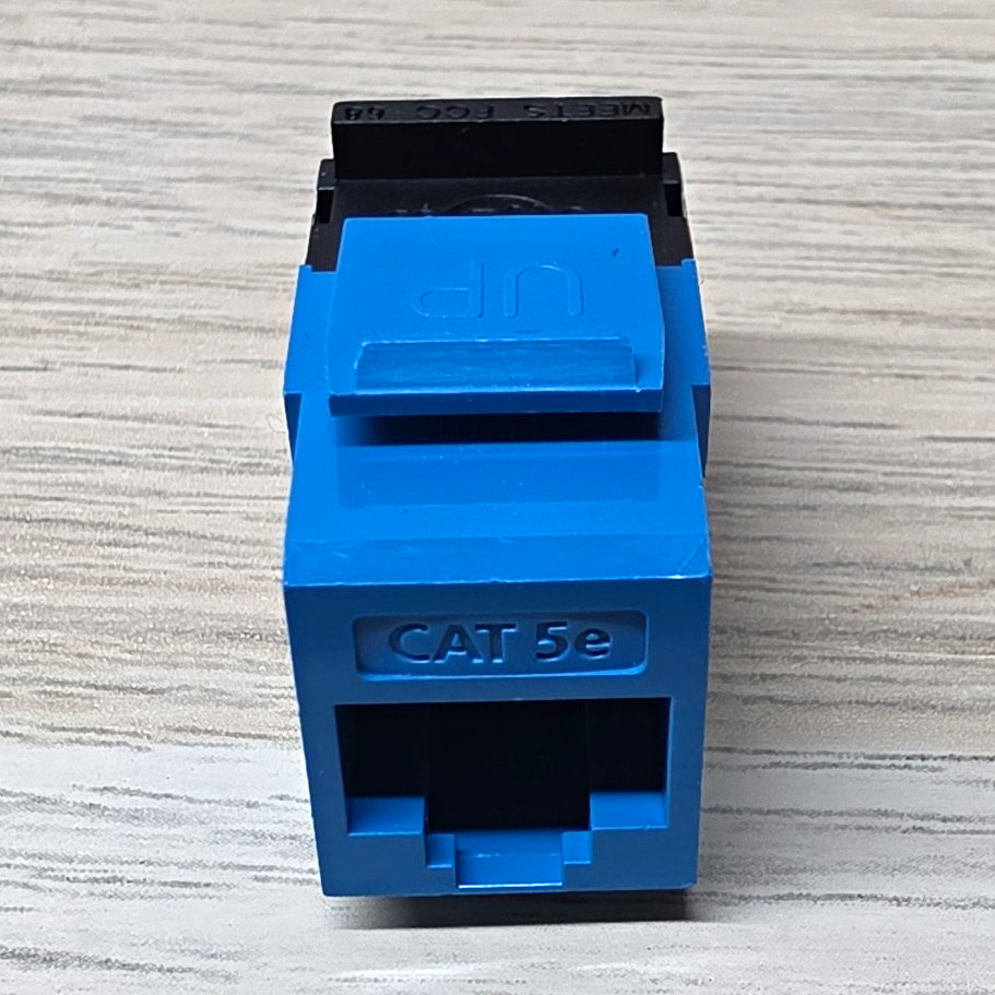 Leviton GigaMax Cat 5e RJ-45 Connector T568A/B Blue/Black 5G108-BL5