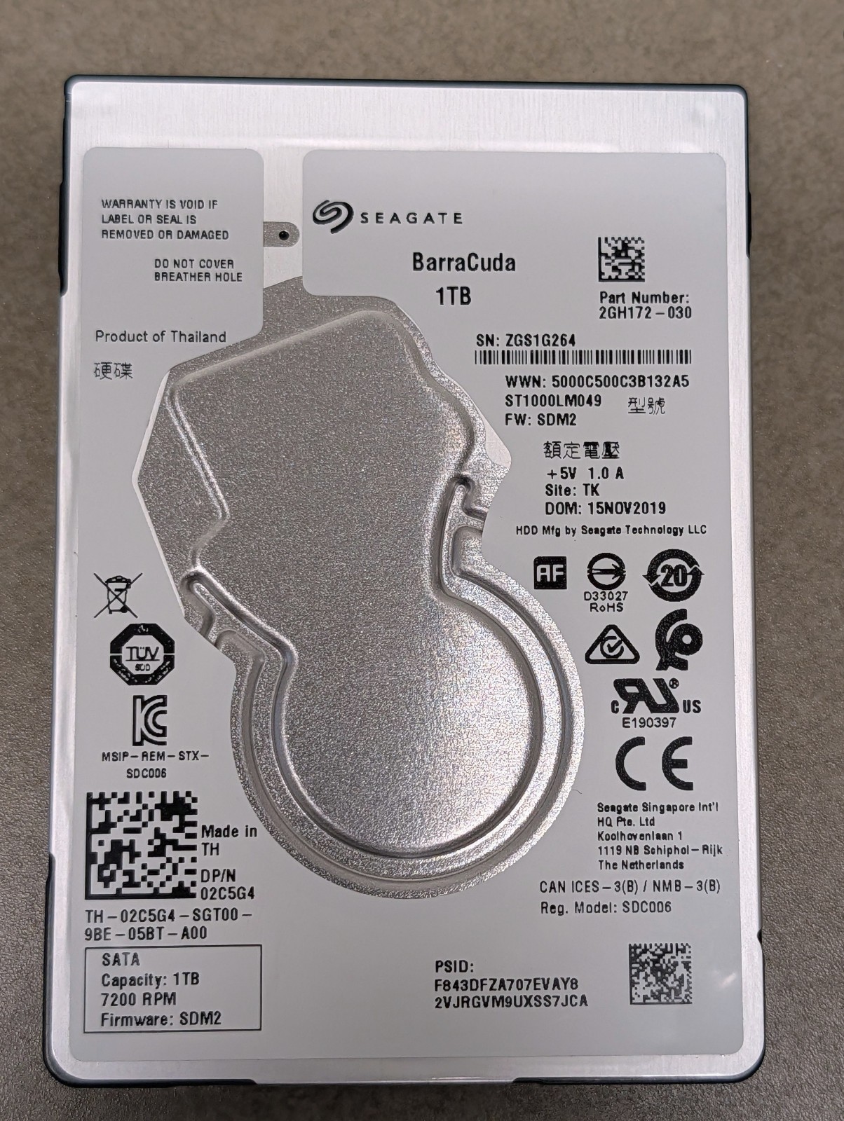 ST1000LM049 P/N: 2GH172-031 F/W: 1001 S/N: ZGS2 TK 1TB SEAGATE