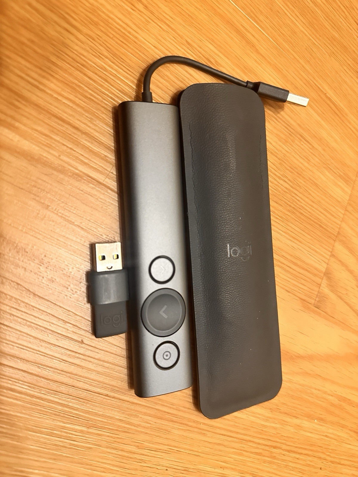 Logitech SPOTLIGHT Presentation Remote 810-004886 Slate Gray with Dongle Cable