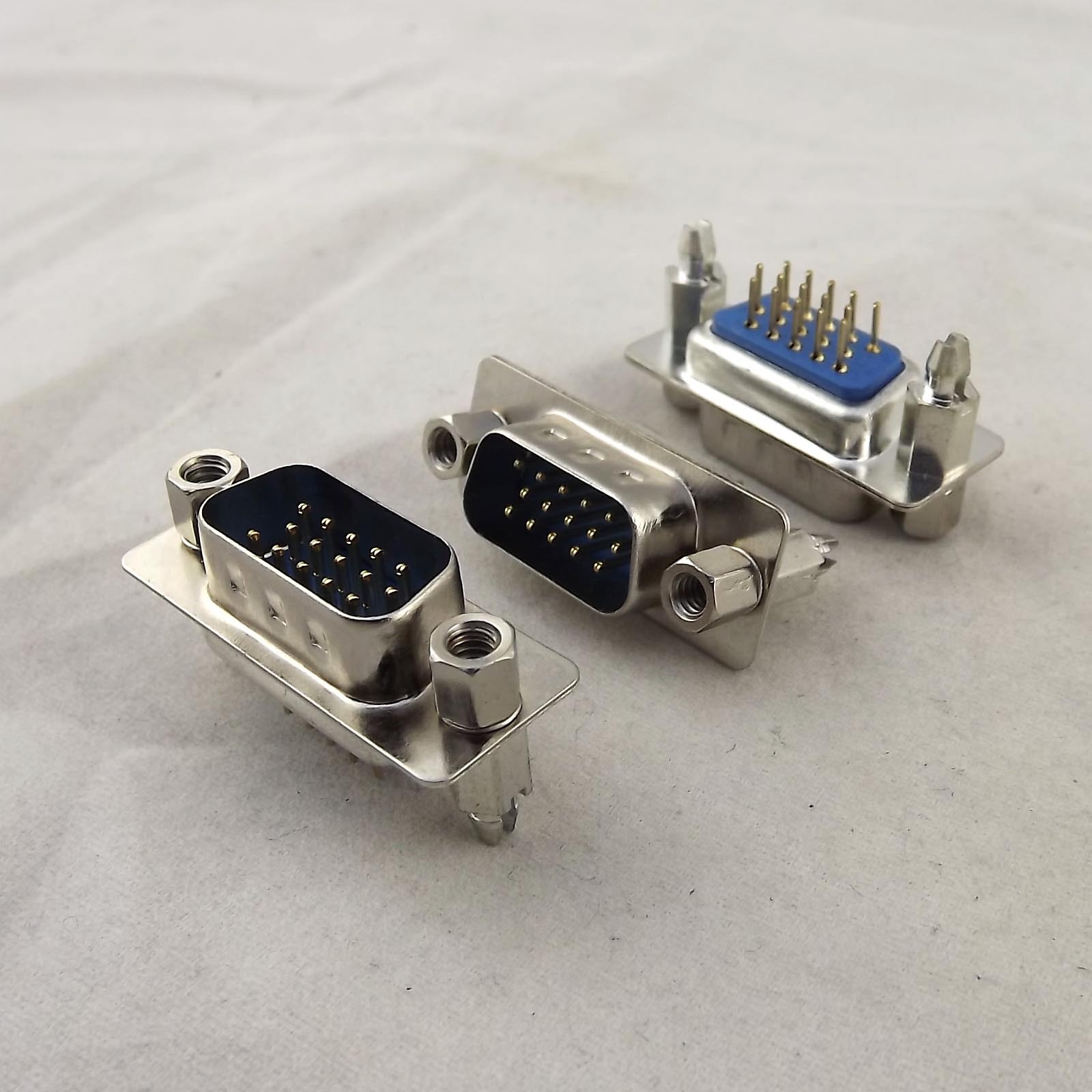 10x D-SUB DB15 DP15 15Pin Male DIP PCB Solder Connector Adapter 3 Row Lock Screw