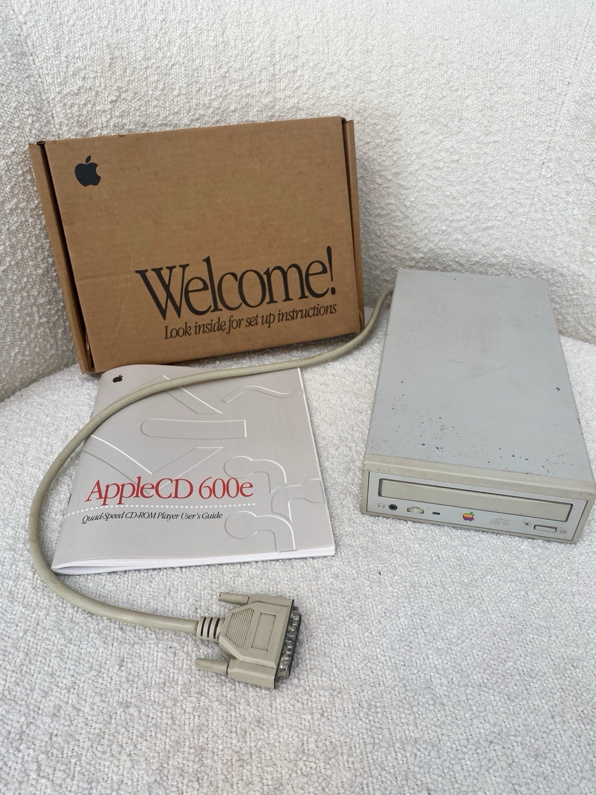 *UNTESTED AS-IS* Apple External SCSI CD-ROM Disk Drive AppleCD 600e M3958 manual