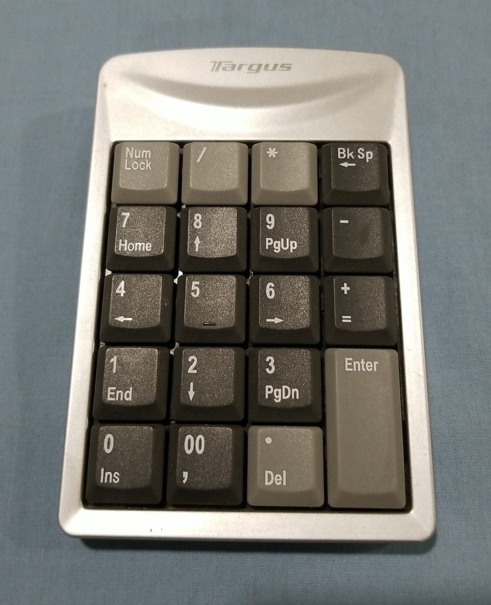 Targus Wireless Stow-n-Go USB Keypad Model AKP01US Computer Number Pad 