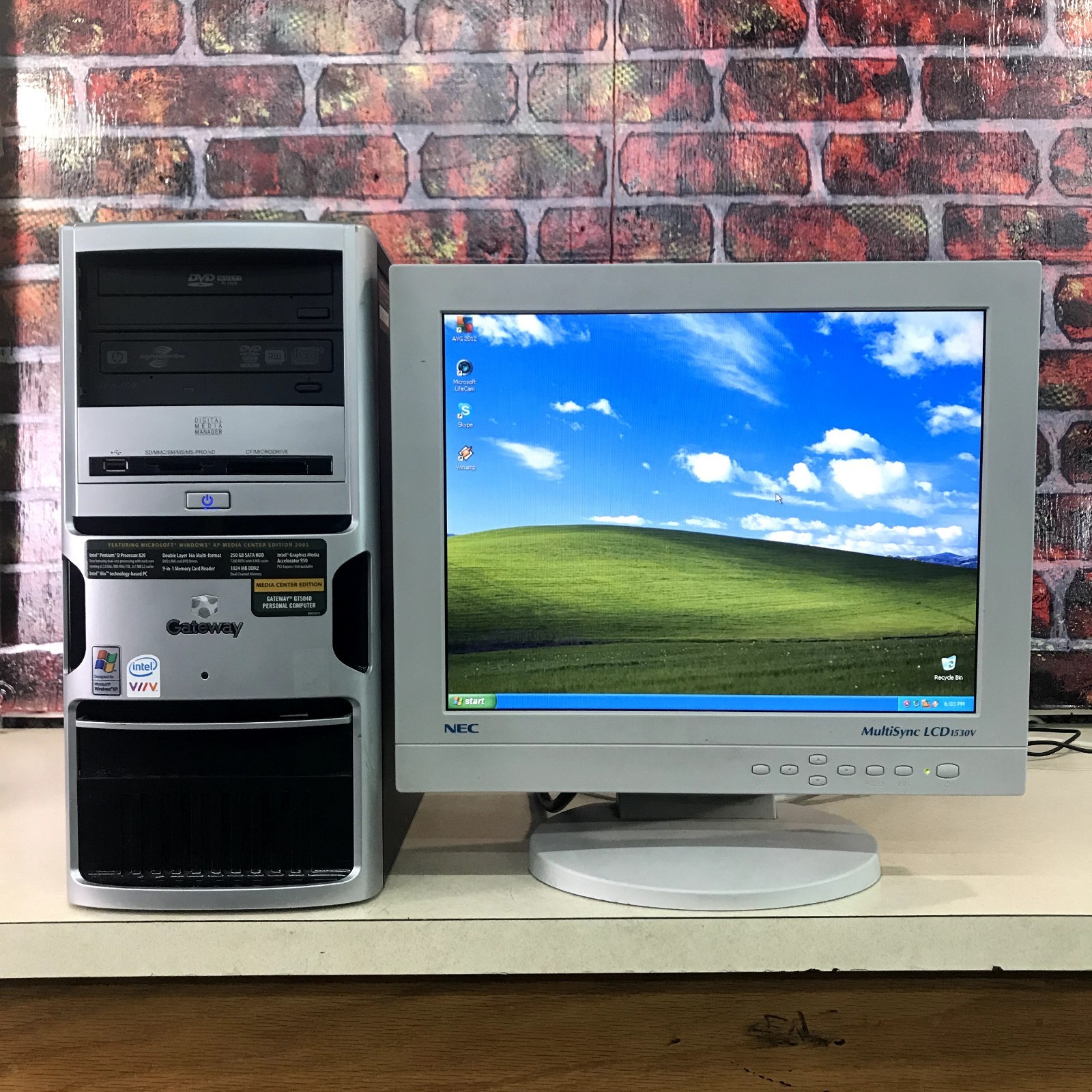 Gateway GT5040 PC for Retro Gaming Pentium D 2.80GHz 1.25GB RAM (Windows XP Pro)