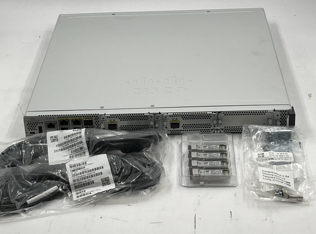 CISCO C8300-1N1S-4T2X  4PORT 1G 2PORT 10G ROUTER SWITCH 4*SFP-10G-SR 2* C-NIM-1X