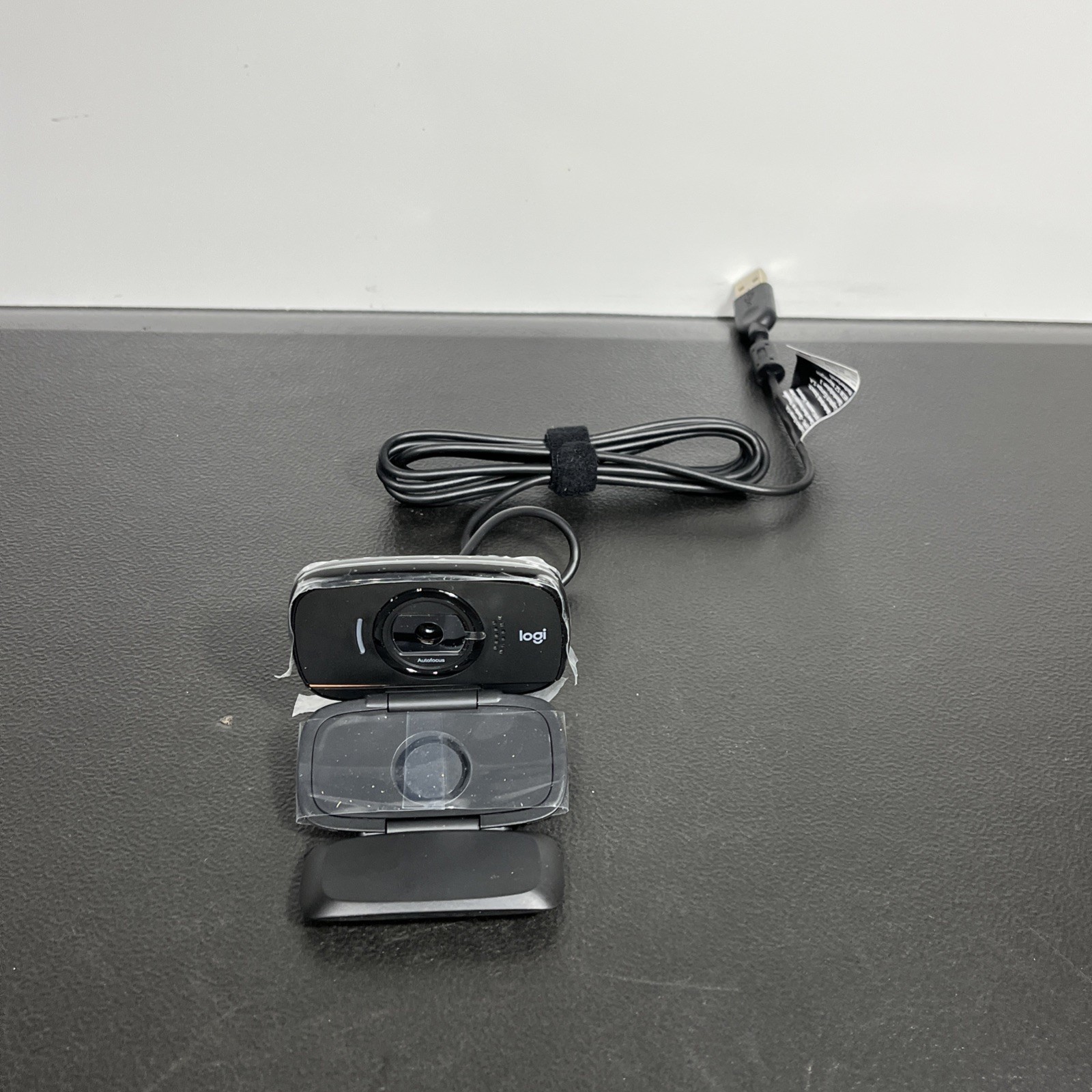 GENUINE Logitech V-U0023 HD Webcam C525 Cam 720p USB 360 Rotation Portable