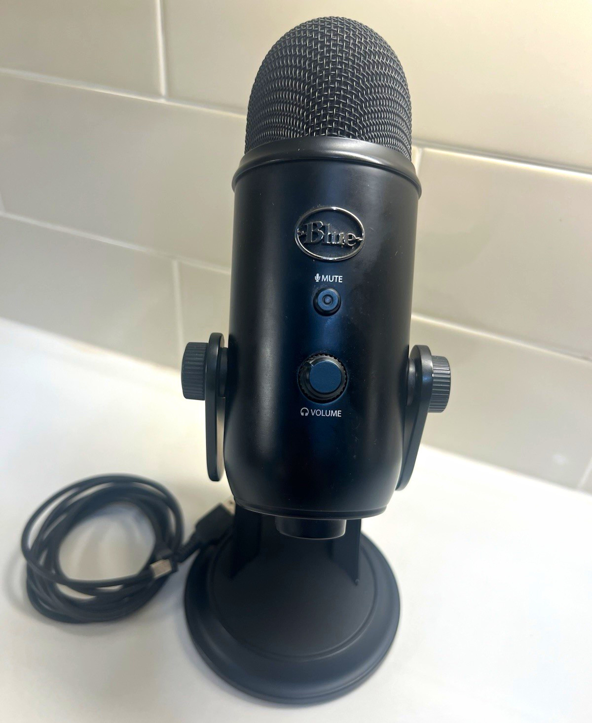 Blue Yeti USB Desktop Microphone w/ Stand, Mute, Gain, Pattern, Headphone Jack