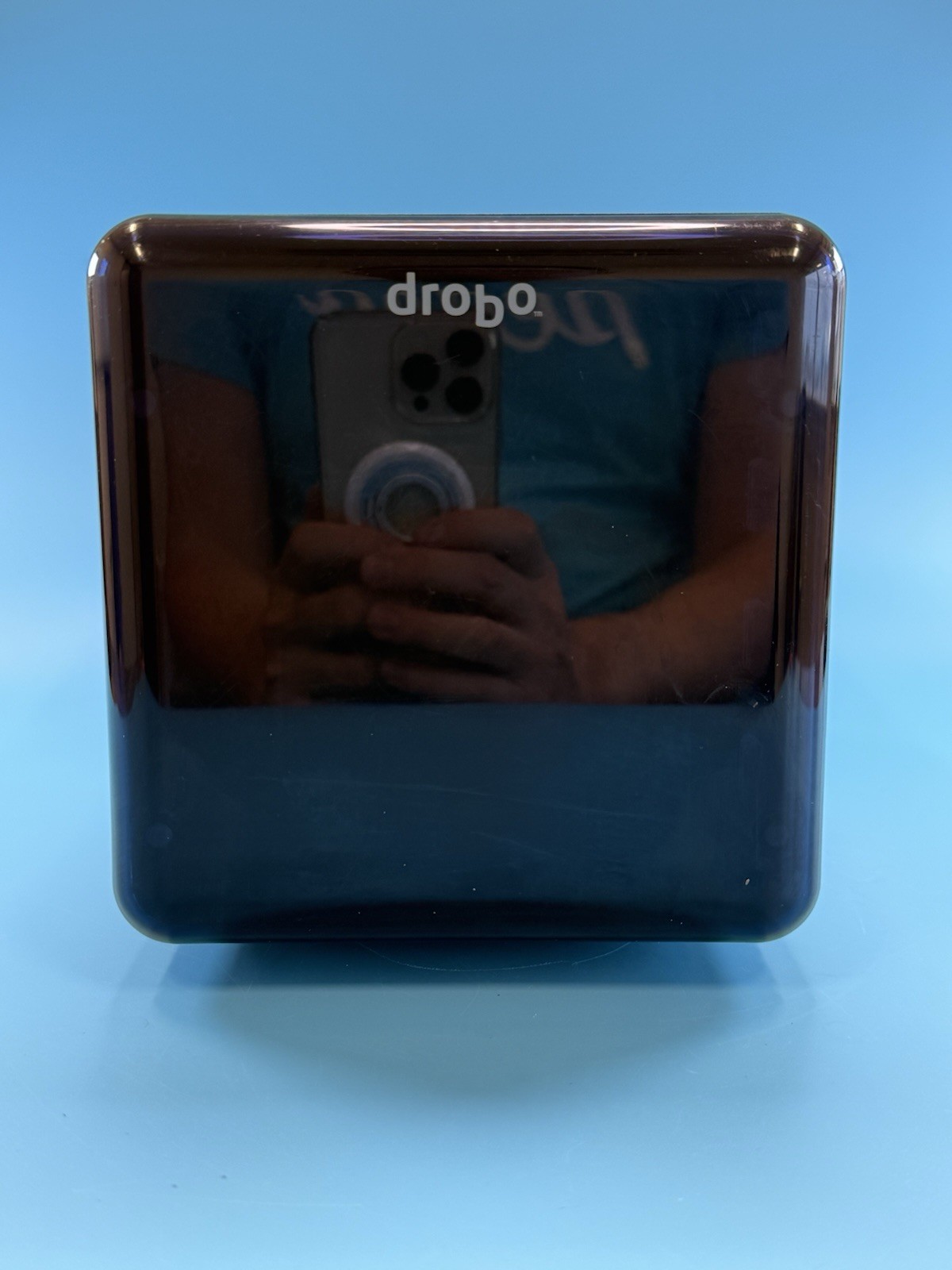 DROBO DRO4D-D 4-bay External Storage Array wo/ drives & AC Adapter. PLEASE READ