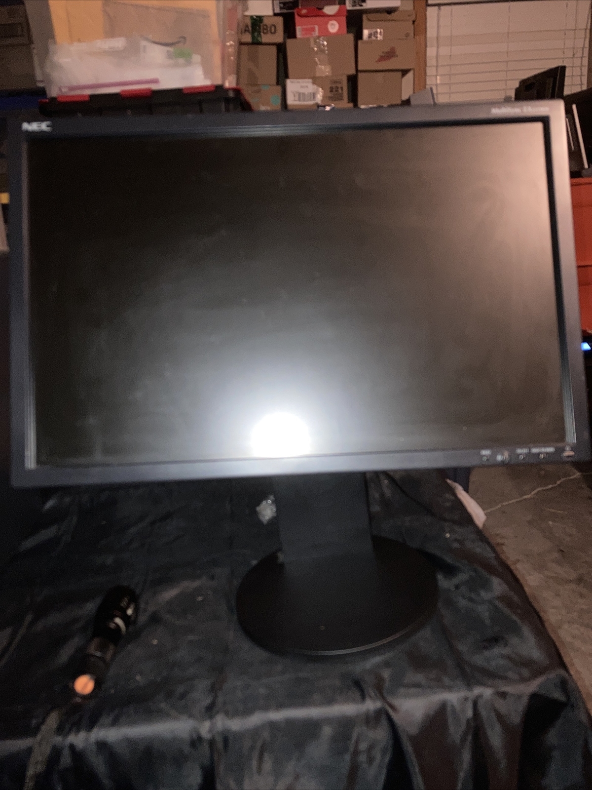NEC multisync EA 221WM/ lcd display 768/ built in speakers/ with stand/ tested.