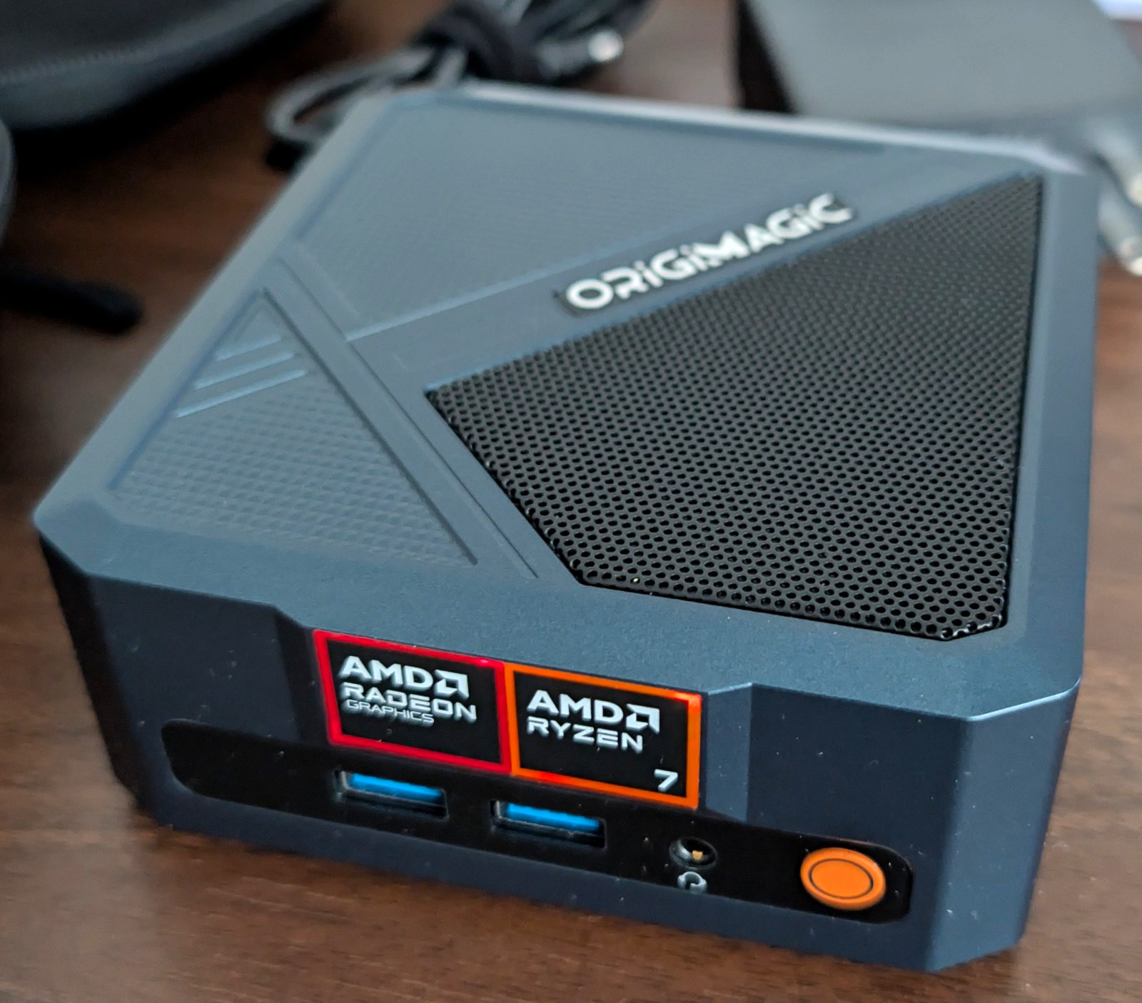 OriGiMAGIC Aurora A3 SteamOS Ryzen 7 8745HS 32GB RAM 1TB SSD + 1tb 2230 Nvme