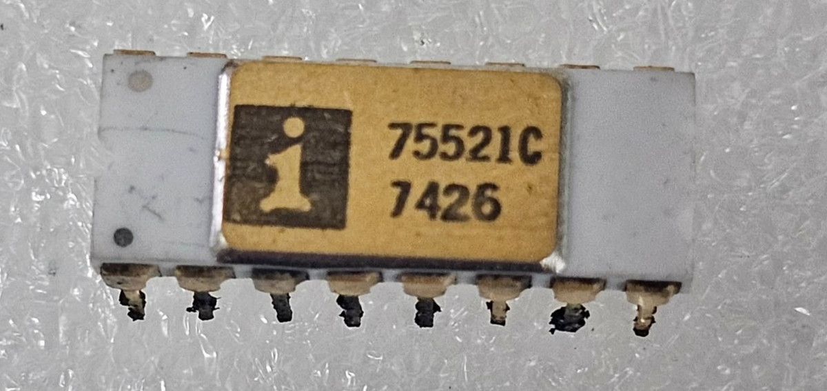Vintage Rare Retro Intersil 75521C SRAM IC 1Kx1 C2102A White Gold Ceramic IC MEM