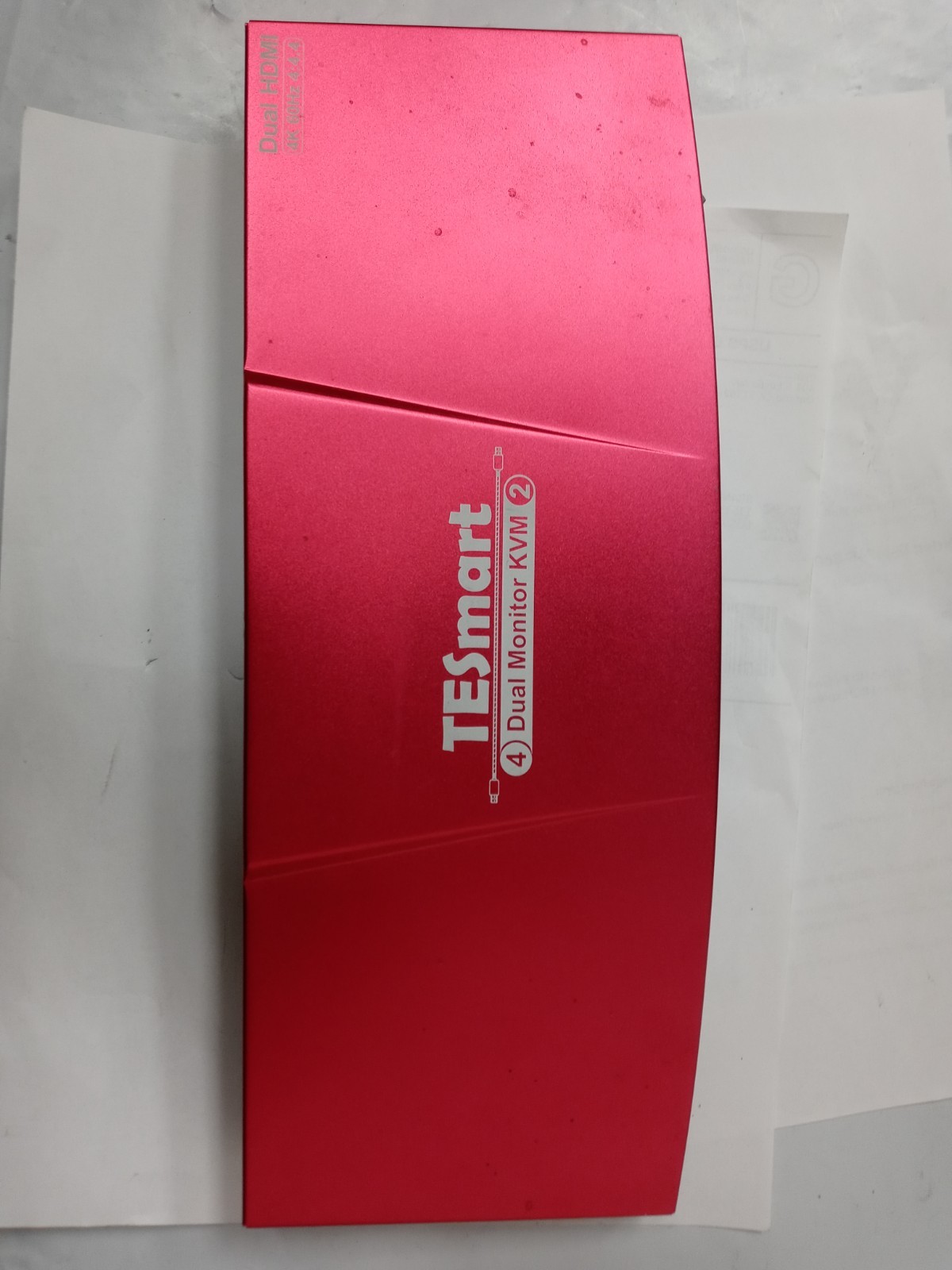 TESmart 4x2 Dual Monitor KVM Switch HDMI VGA 4K 60Hz 4:4:4 RED No POWER SUPPLY