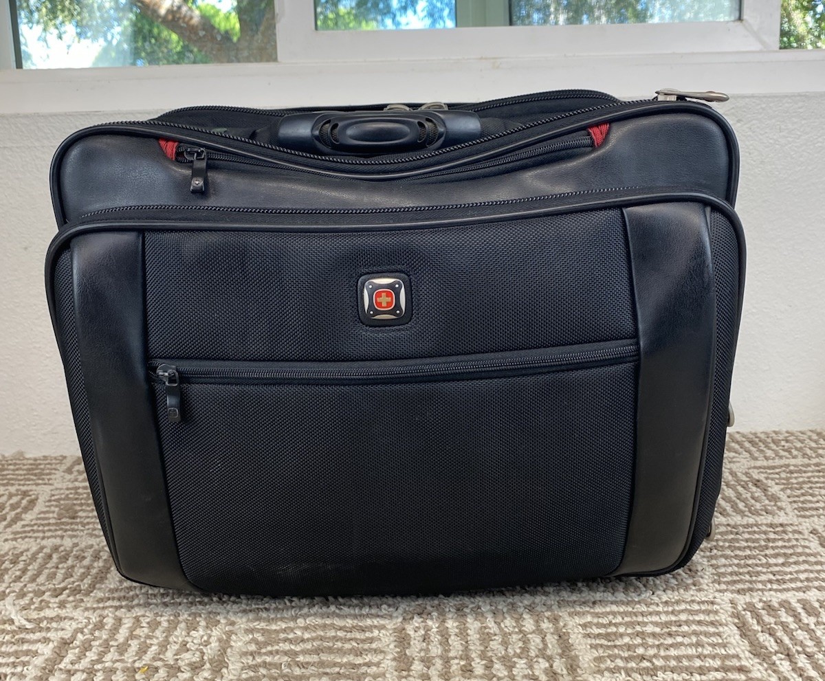 Wenger Swiss Gear Rolling Laptop Briefcase Business Carry On Wheeled Bag Black