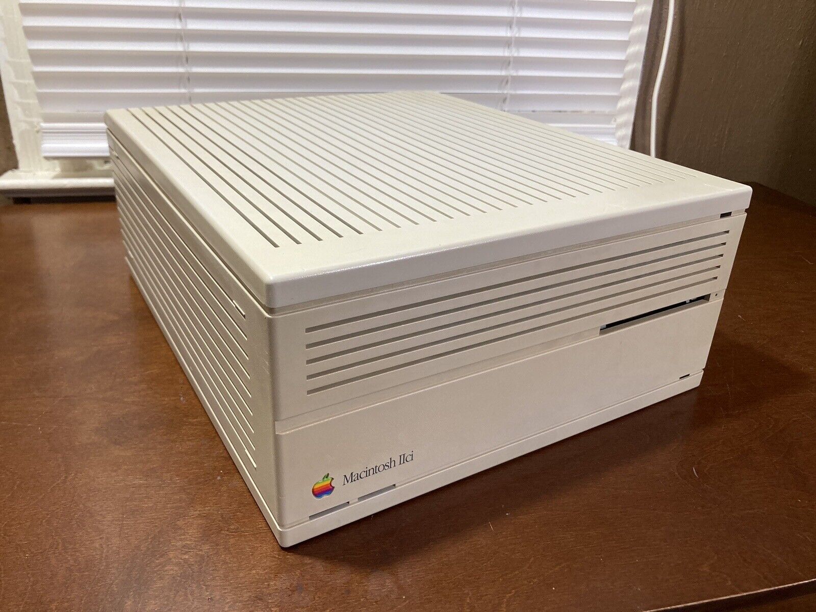 RECAPPED MACINTOSH IIci M5780 Vintage Apple Mac Computer Restored Working