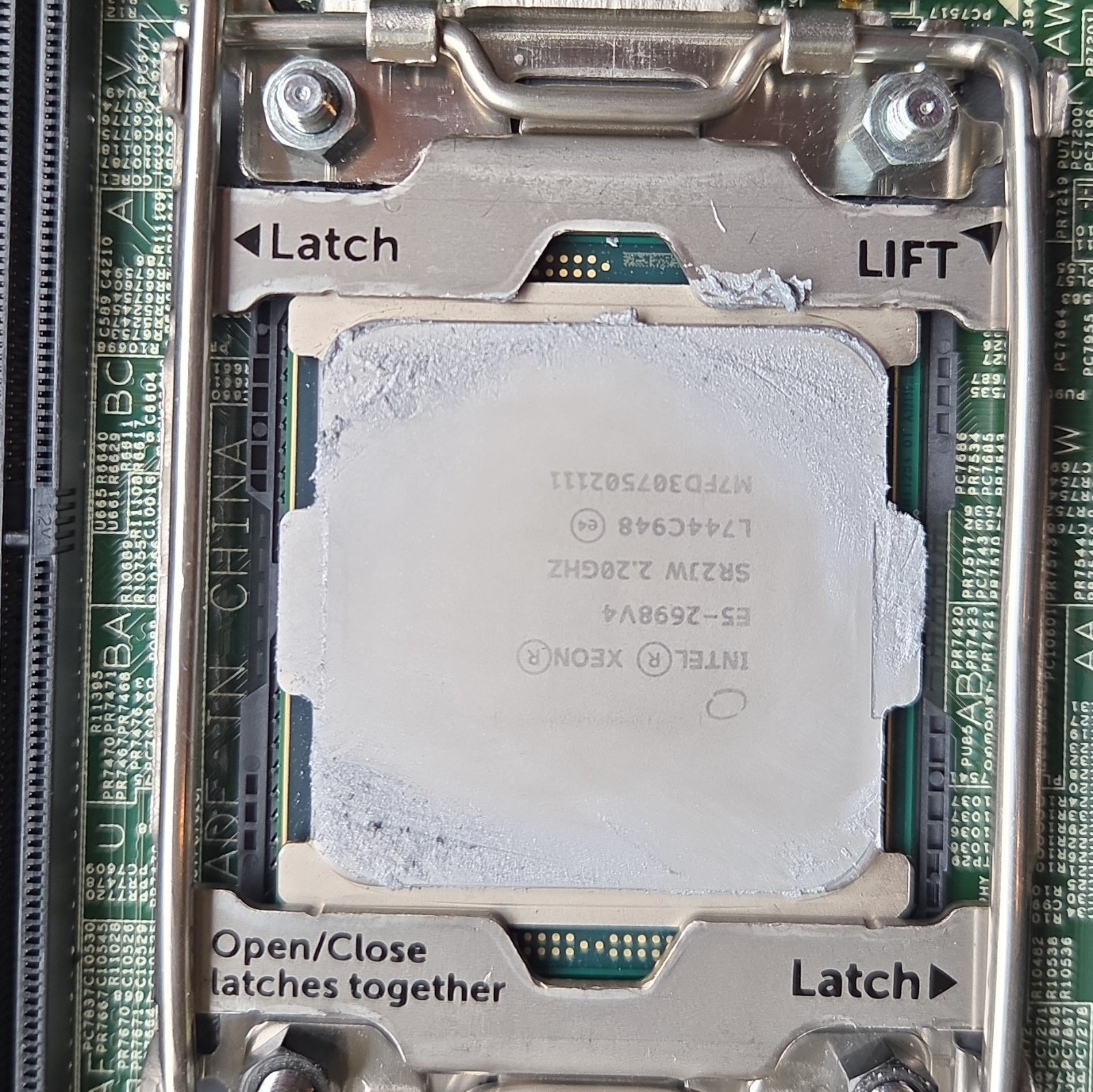 Intel Xeon E5-2698 v4 ×8 20-Core 2.20GHz 50MB L3 LGA2011-3 CPU SR2JW