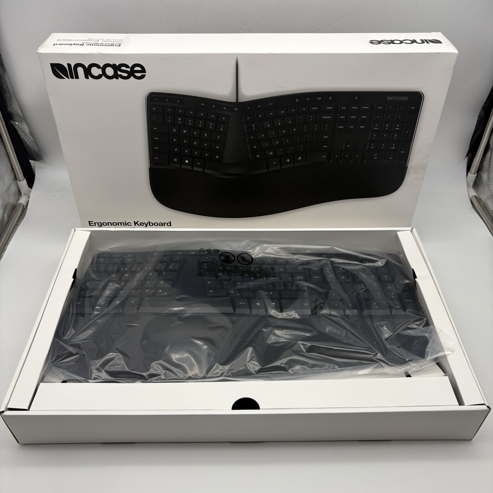 Incase Ergonomic Keyboard Designed by Microsoft Canadian/French Keyboard