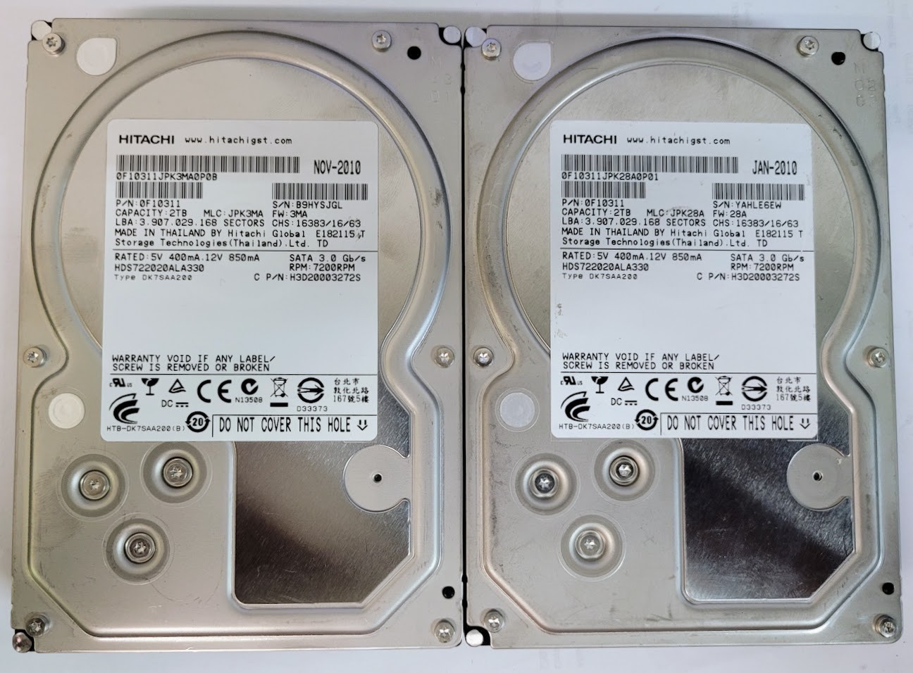 Lot of 2 Hitachi 2TB,Internal,7200 RPM (HDS722020ALA330) Desktop Hard Disk Drive