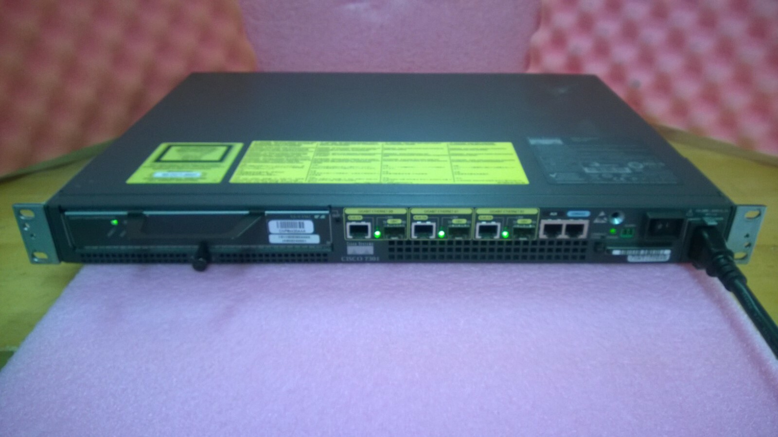 Cisco 7301 CISCO7301 3-Port Gigabit Wired Router AC Power