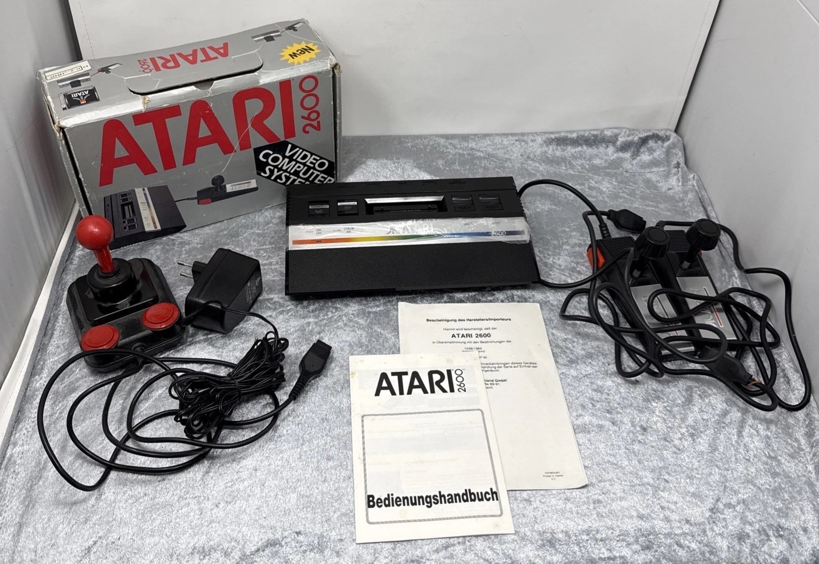 M283 Atari Video Computer System 2600 Console Original Box Vintage 2 Joysticks Collectors