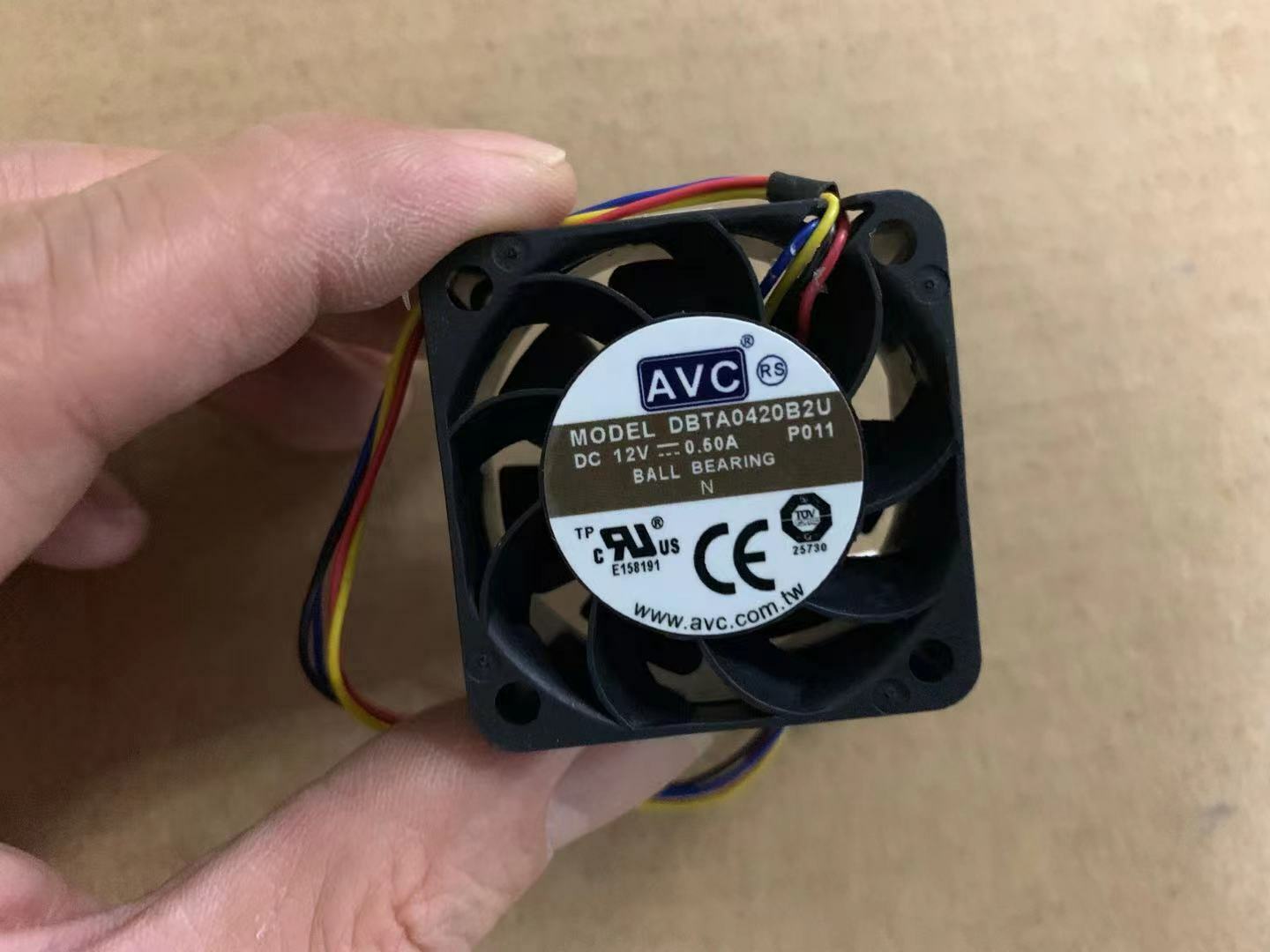 1pcs AVC DBTA0420B2U 4020 12V 0.50A 4-wire PWM high-speed cooling device fan