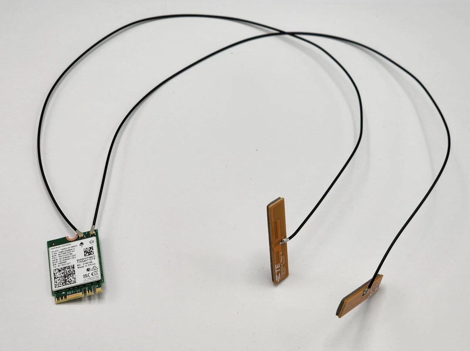 PCB TRIPLE BAND EMBEDDED ANTENNA I W-Fi 6 Wi-Fi 6E Wi-Fi 7 & Bluetooth Not a Lot