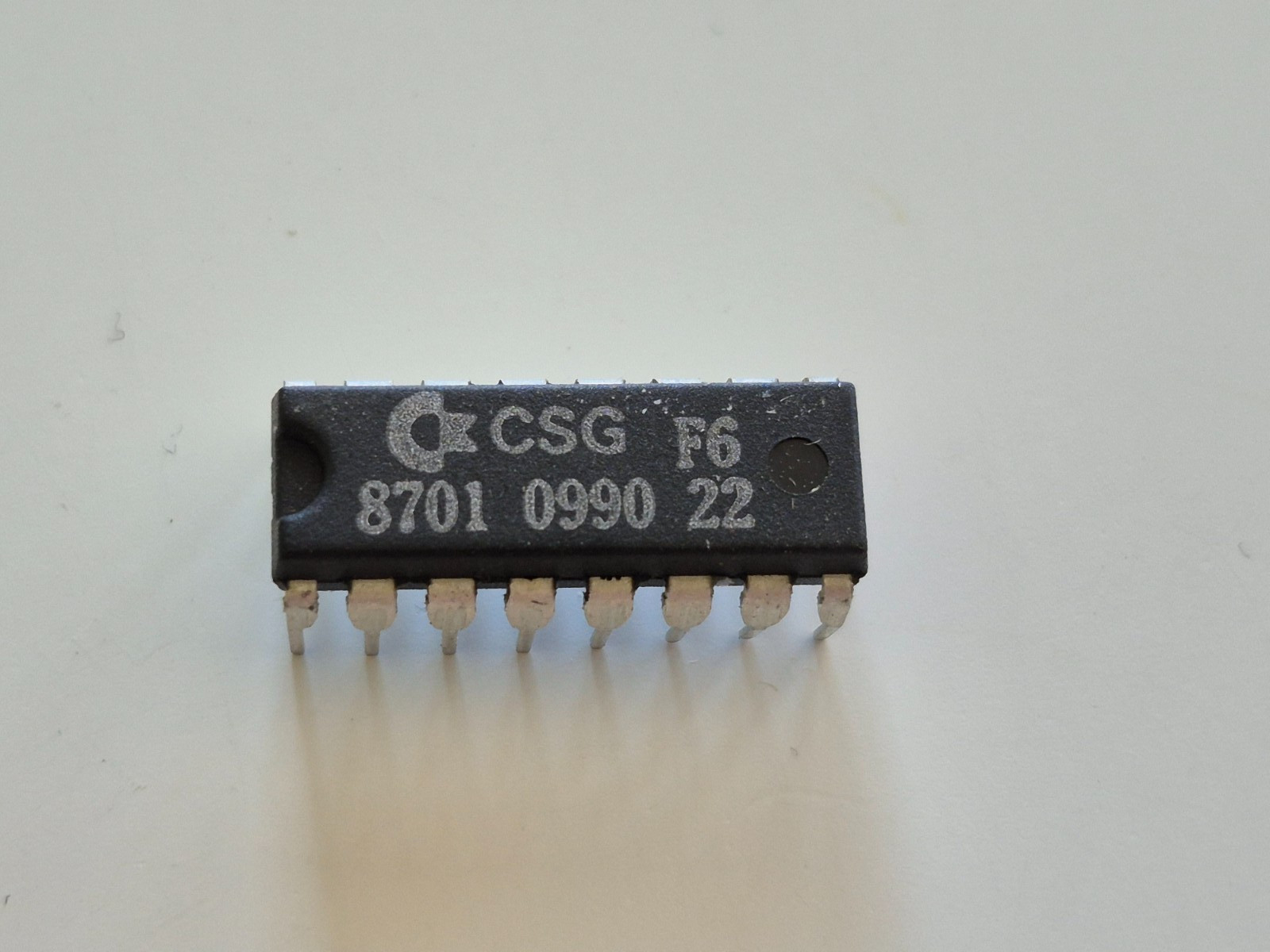 ✅ CHIP CSG 8701 Timing Chip ⭐ Commodore C64 / C128 MOS ⭐ Fast Shipping ⚡️