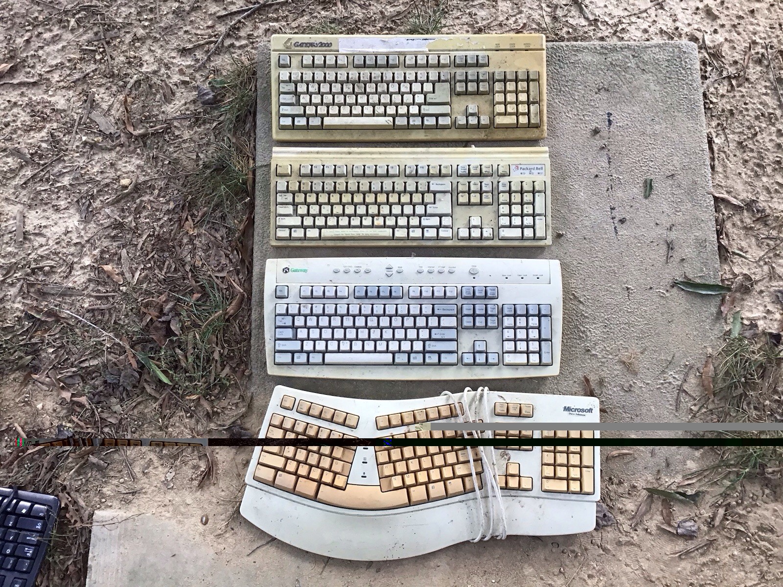 Mixed Brands Lot of 4 Wired Standard Keyboards QWERTY English Beige Multimedia