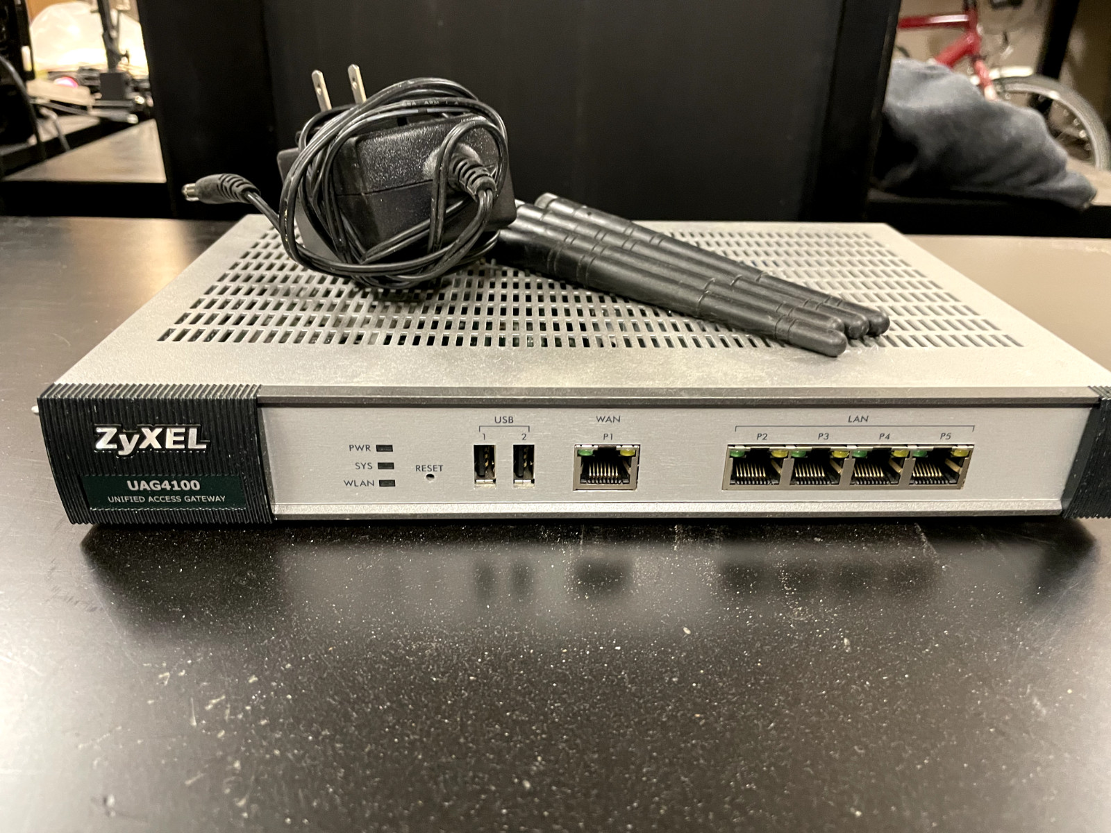 ZyXEL UAG4100 unified access gateway