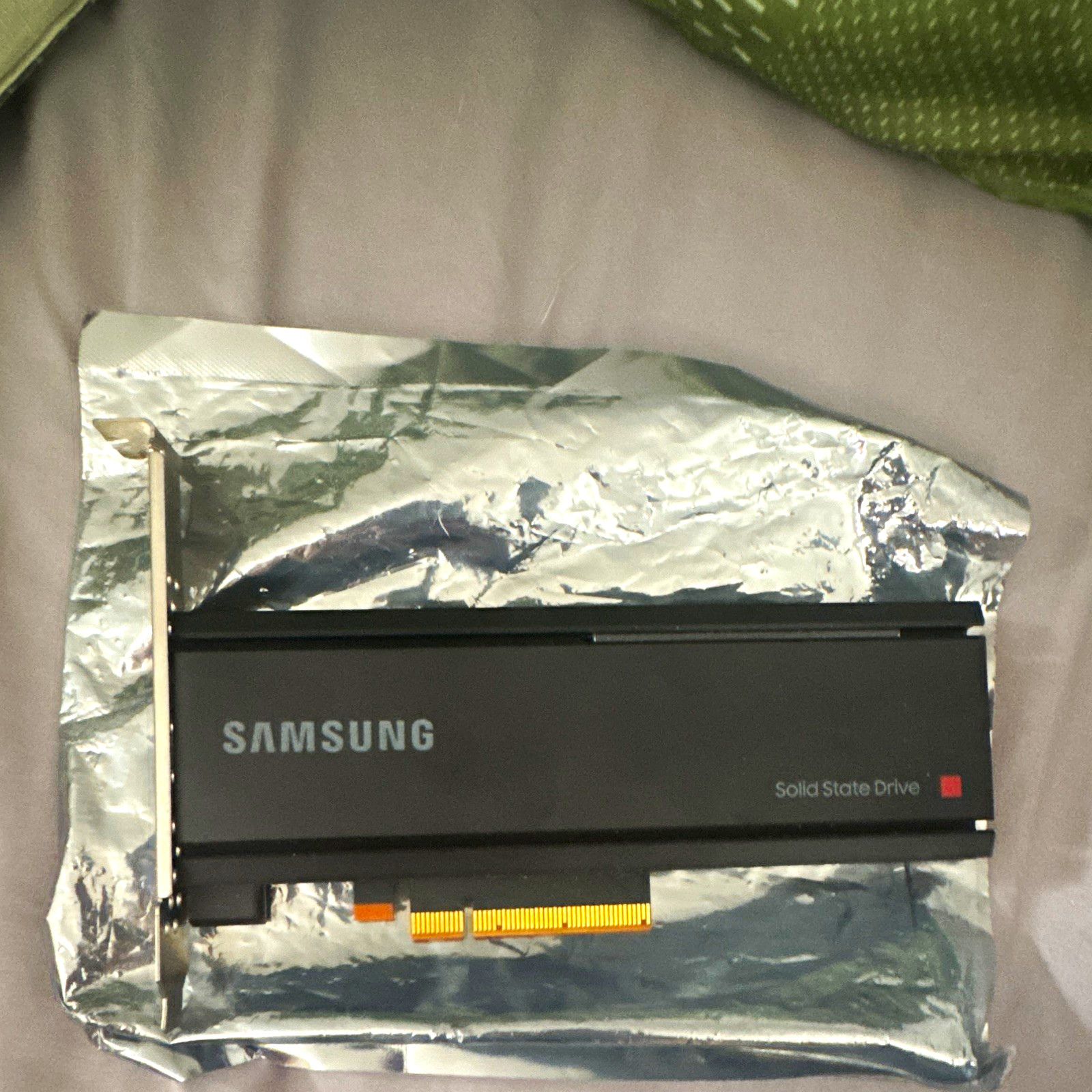 Samsung PM1735 1.6TB PCIe NVMe HHHL Internal SSD MZPLJ1T6HBJR-00AD3