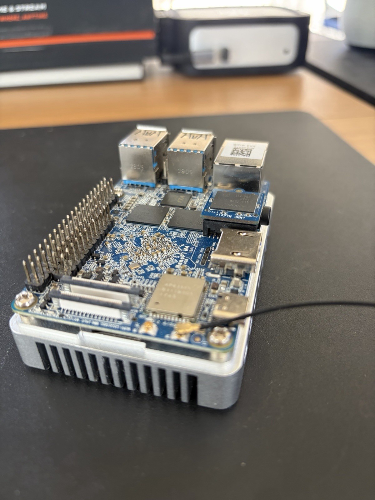 Friendly Elec NanoPi M4 4GB Development Board w Heatsink, Wi-Fi, and eMMC Module