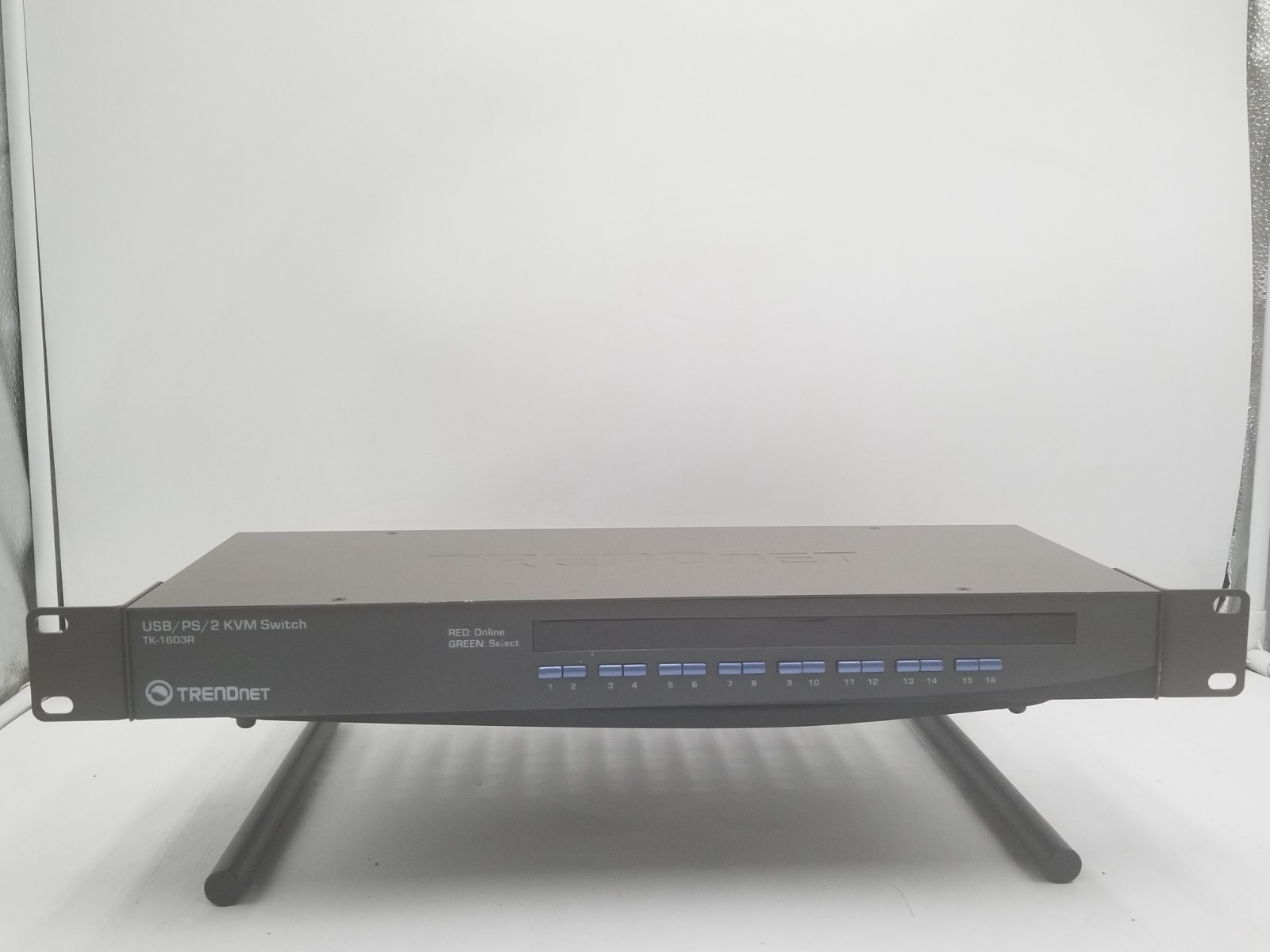 TRENDnet (TK-1603R) 16-Ports Rack-Mountable KVM / USB switch