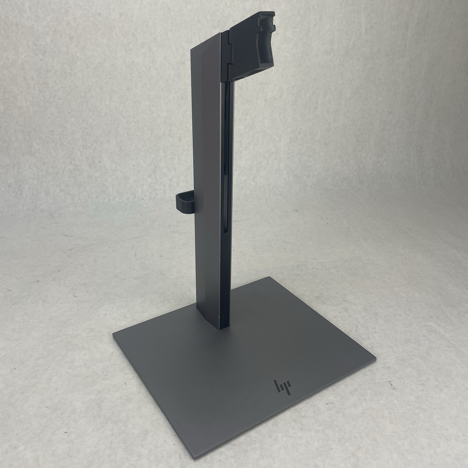 HP Z24f G3 FHD Display-W M08713-001