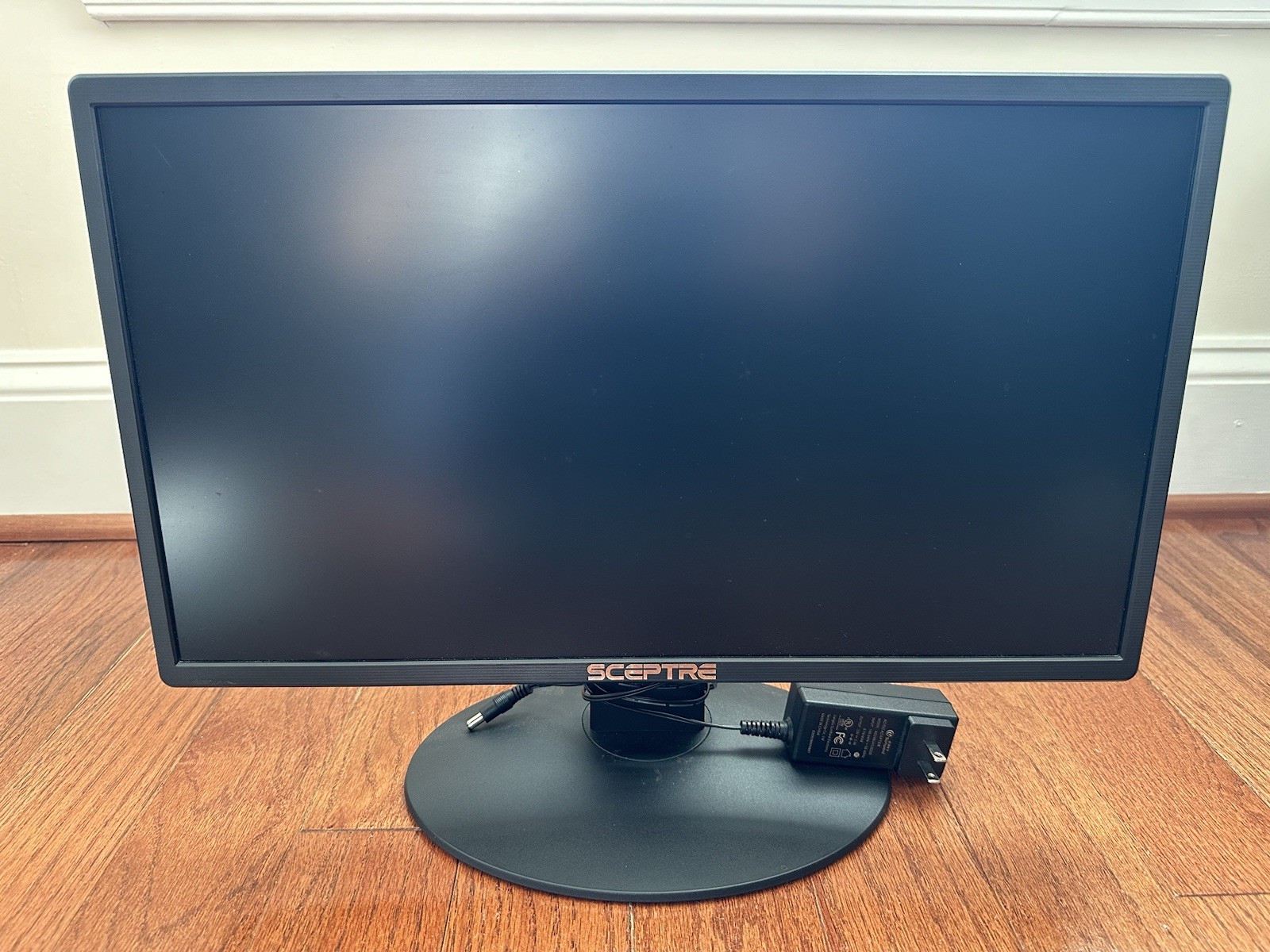SCEPTRE 20” LED MONITOR, 1600 X 900, 75Hz, 2 HDMI, 1 VGA, SPEAKERS, POWER CORD