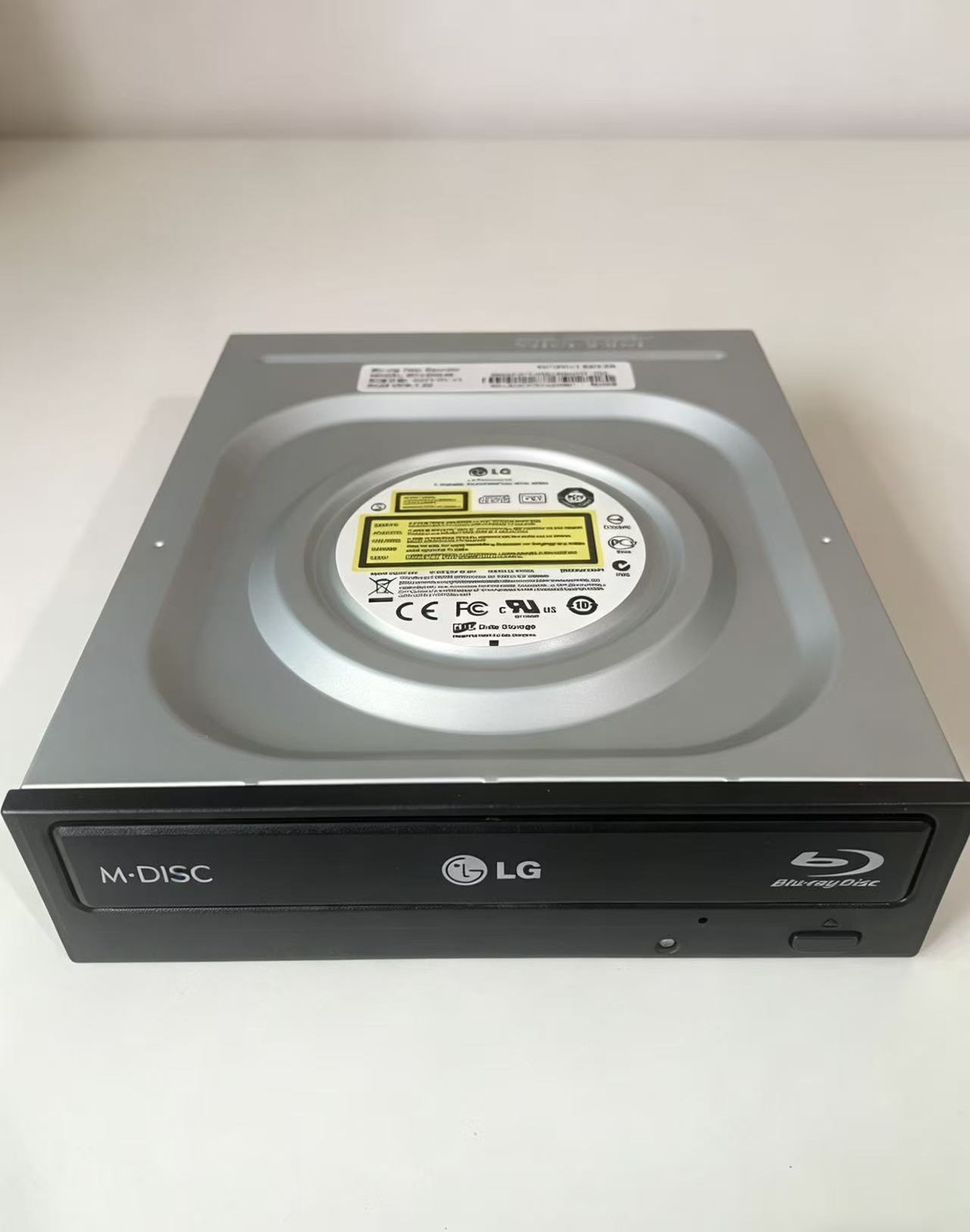 Compatible LG BH14NS48 16X Blu-ray burner internally installed