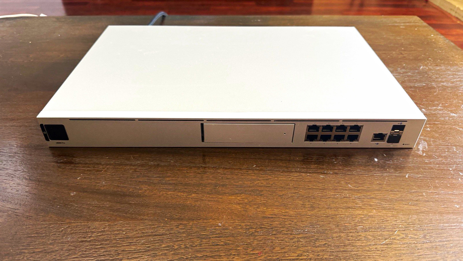 Ubiquiti UniFi UDM Pro Rackmount Enterprise Router 10Gbps 8-Port SFP+ RJ45