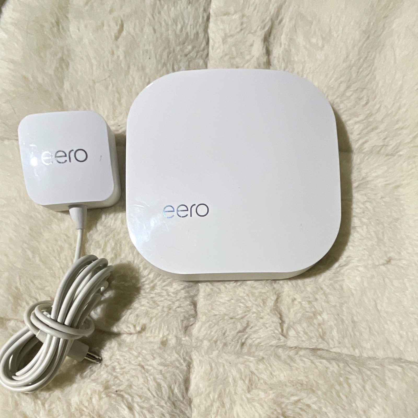 eero A010001 Dual-Band Mesh WiFi Router 600 Mbps 2-Port Gigabit White