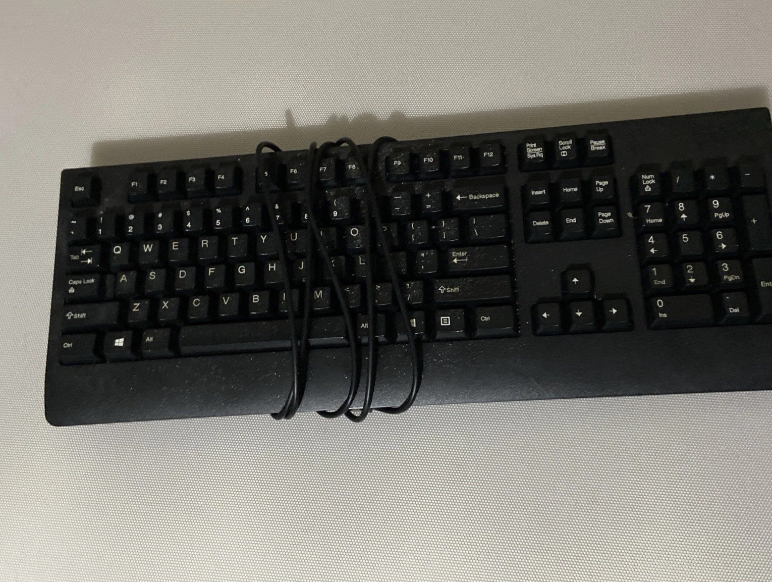 Lenovo SK-8827 Traditional Wired Keyboard 00XH688 USB Plug 