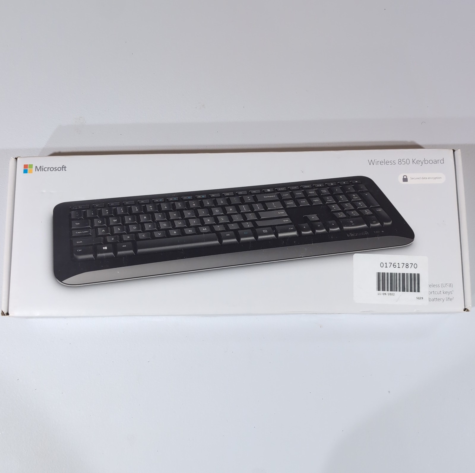 Microsoft Wireless 850 Keyboard Brand New And Still Sealed Usb AA Included